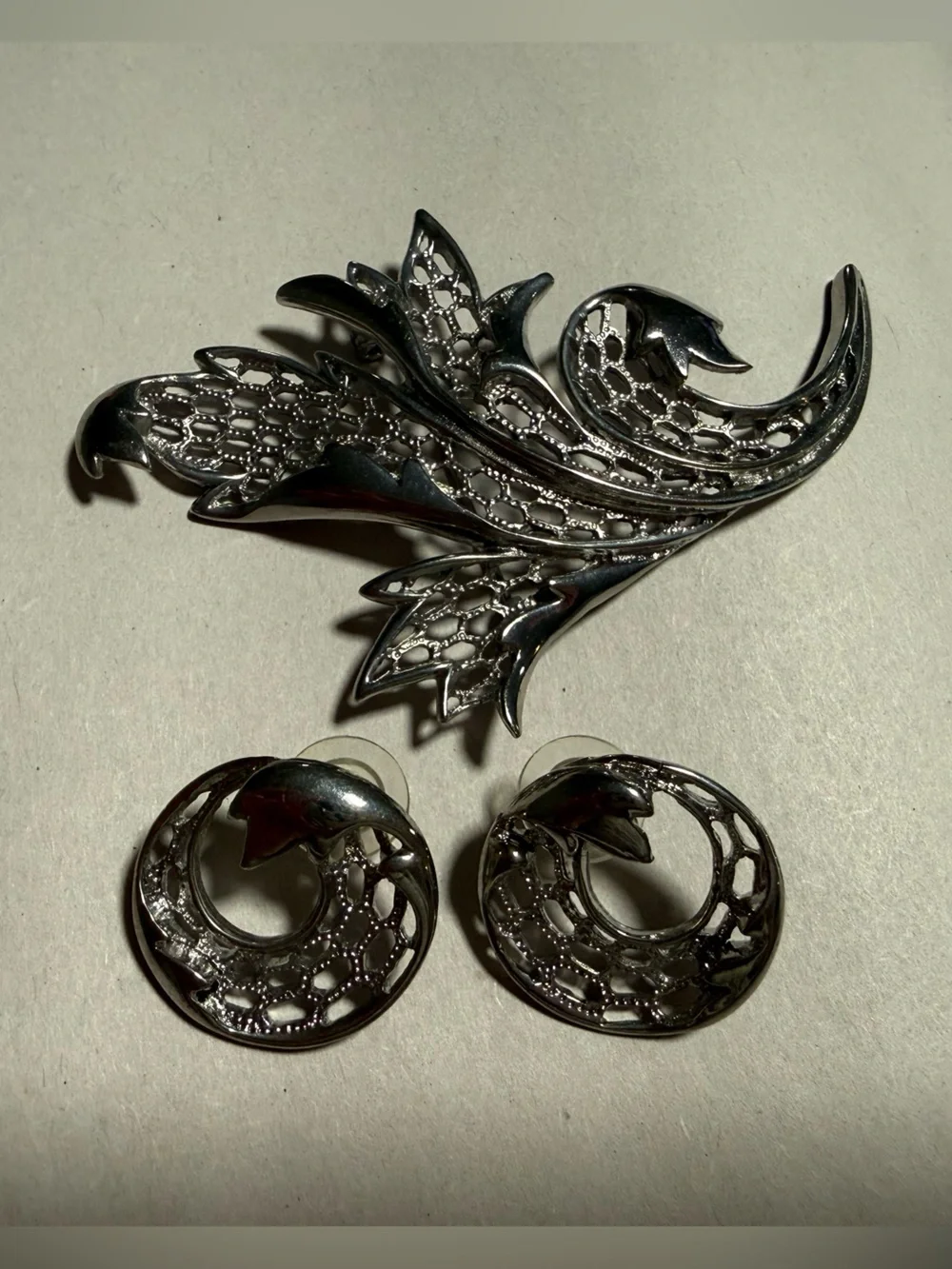 Jonette Jewelry Vintage Silver Filigree Leaf Spray Brooch and Earrings Set